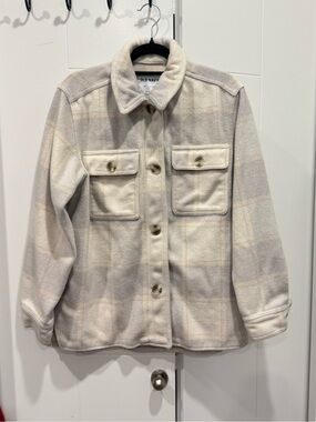 Old Navy XS Cream & Light Gray Oversized Button Up Plaid Fleece Shacket